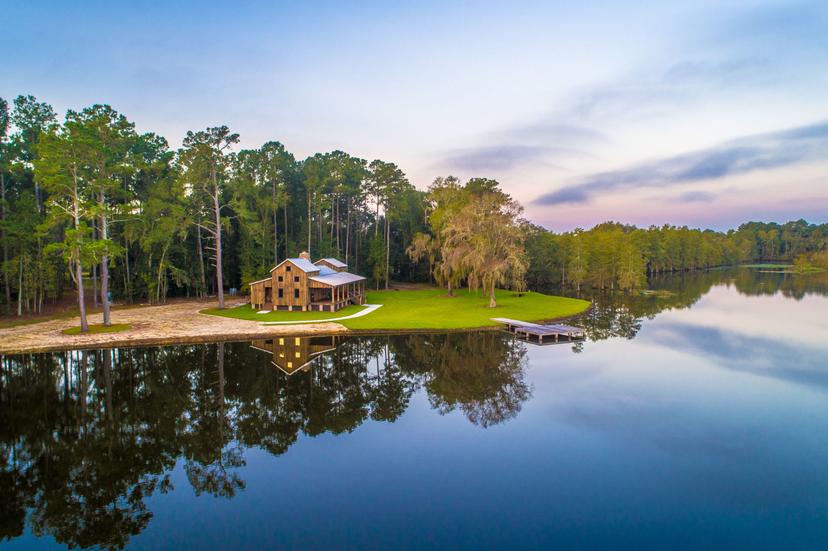 Image of Lodge on Lake Nichols